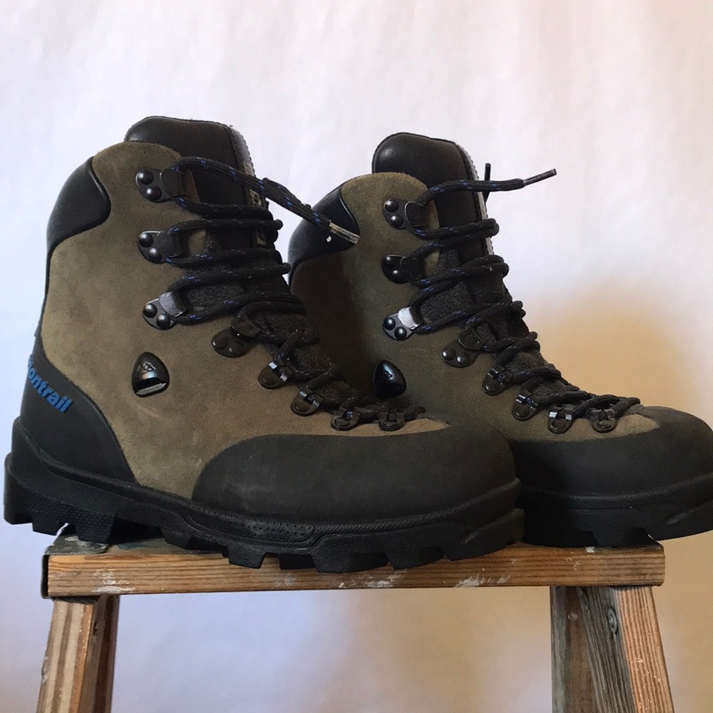 Women’s mountaineering ice boot size 8 wide Excellent condition